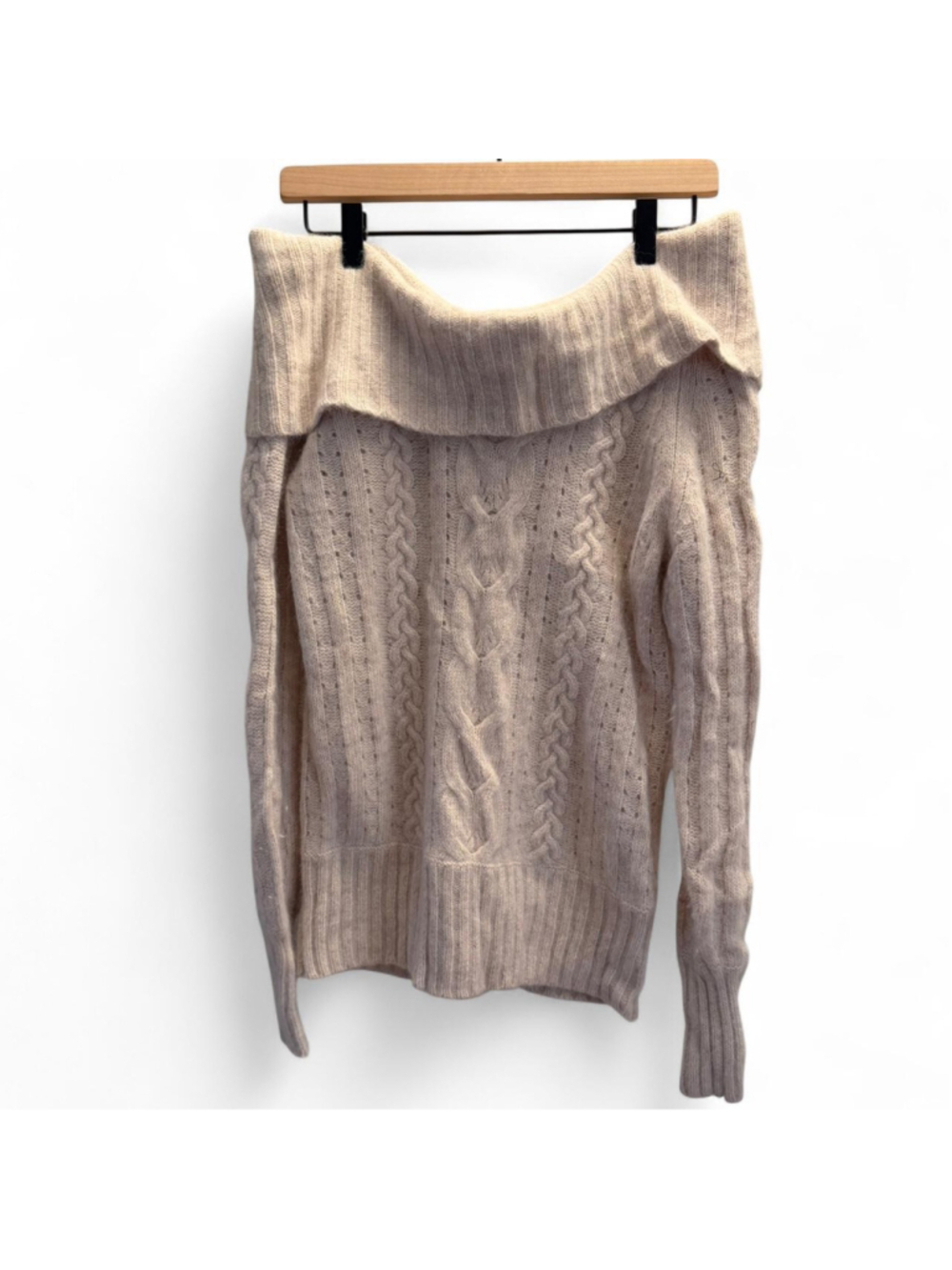 Banana Republic cream off the shoulder sweater Size M #knitwear #cozy